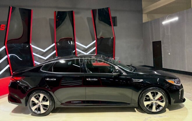 Kia Optima-4