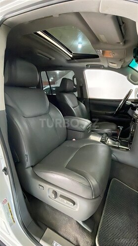 Lexus LX 570-12
