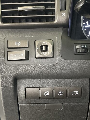 Lexus LX 570-5