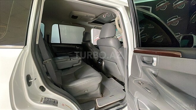 Lexus LX 570-14