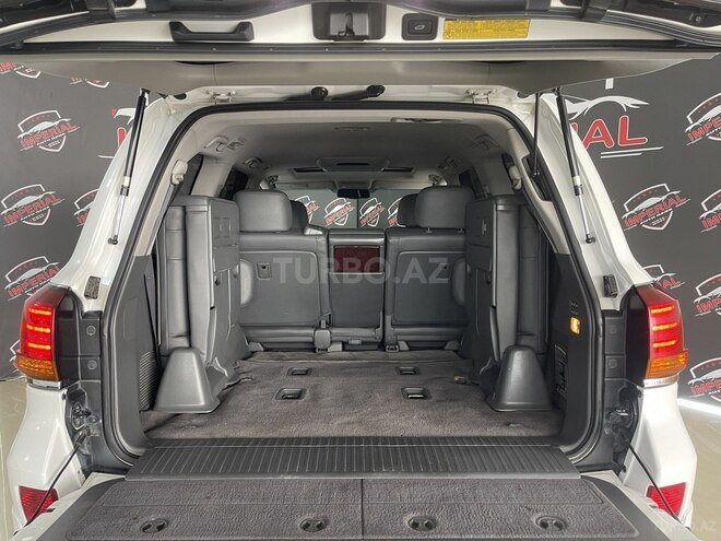 Lexus LX 570-16