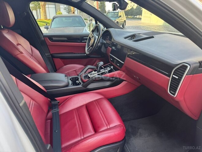 Porsche Cayenne-11