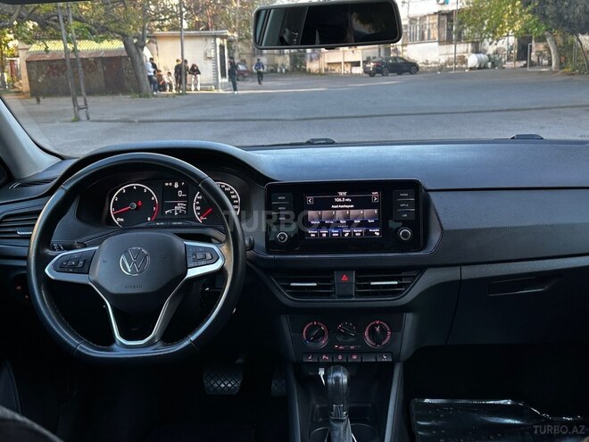 Volkswagen Polo-11