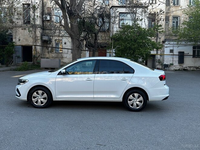 Volkswagen Polo-9