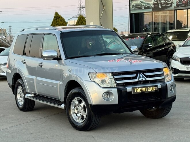 Mitsubishi Pajero-2