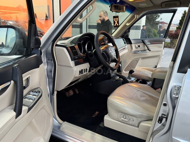 Mitsubishi Pajero-15