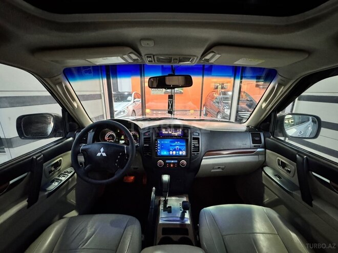 Mitsubishi Pajero-23