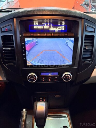 Mitsubishi Pajero-28