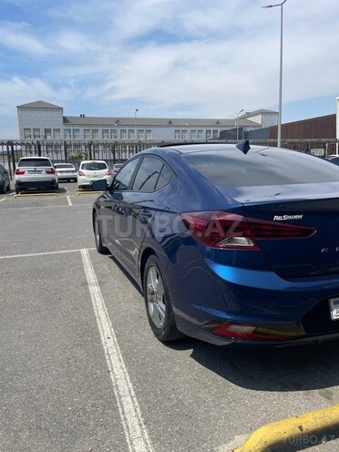 Hyundai Elantra-5