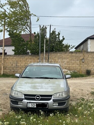 Opel Omega-1