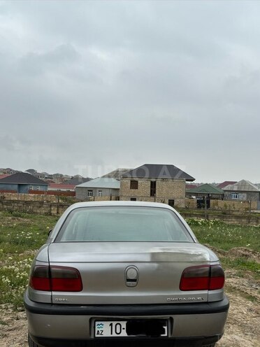 Opel Omega-11
