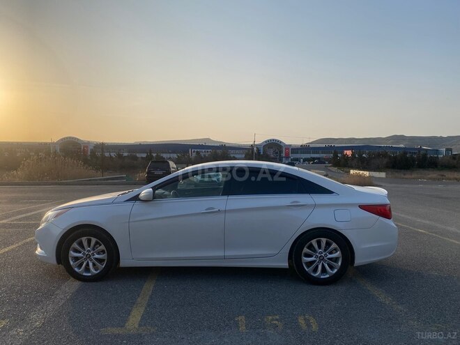 Hyundai Sonata-2