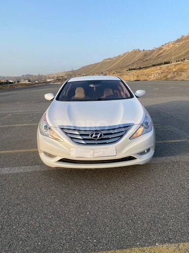 Hyundai Sonata-1