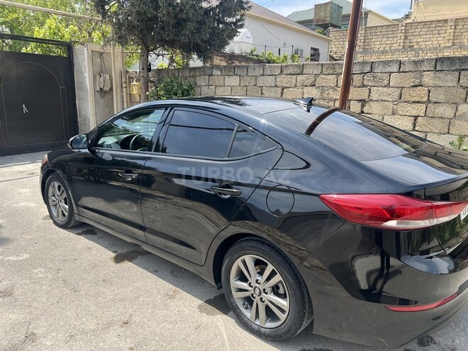 Hyundai Elantra-6