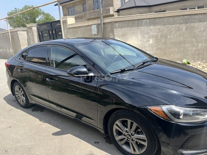 Hyundai Elantra-3