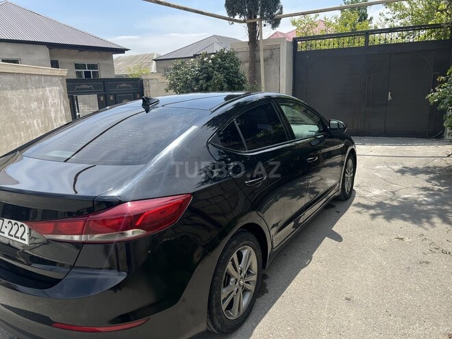 Hyundai Elantra-5
