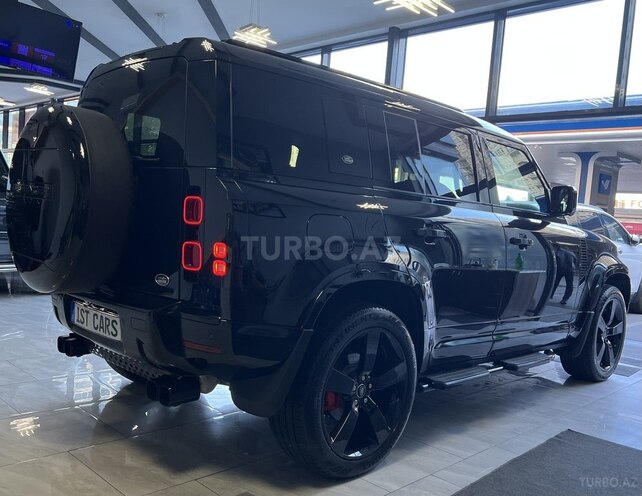 Land Rover Defender-7