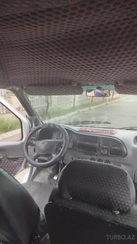 Ford Transit-9