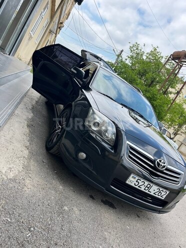 Toyota Avensis-8