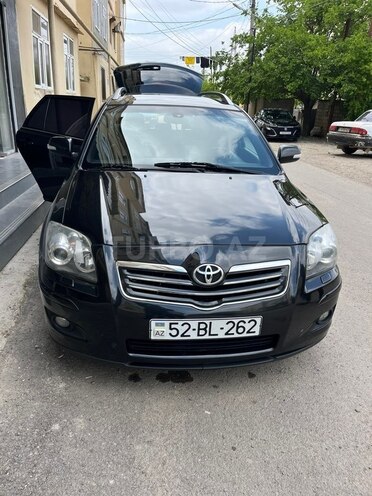 Toyota Avensis-1