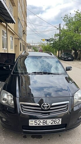 Toyota Avensis-12