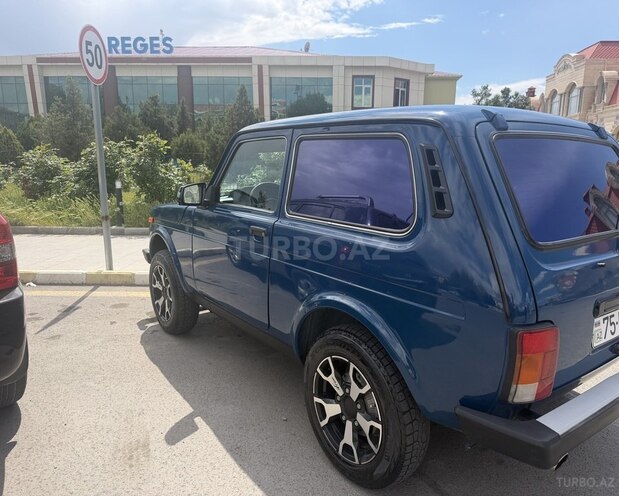 LADA (VAZ) Niva-11