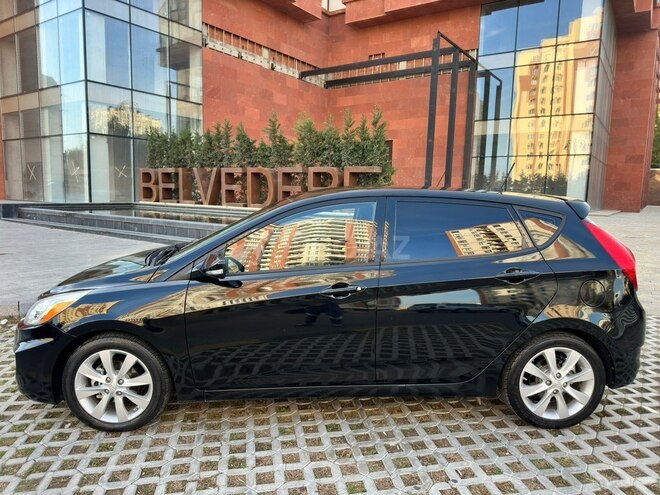 Hyundai Accent-7