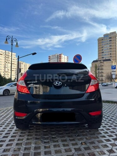 Hyundai Accent-5