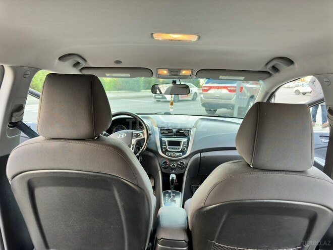 Hyundai Accent-9