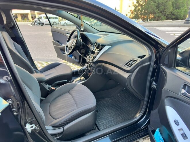 Hyundai Accent-10