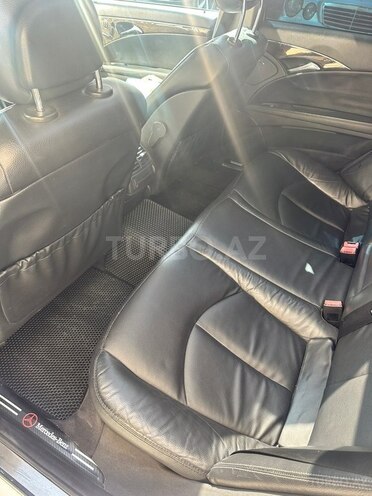 Mercedes E 240-6