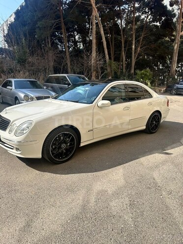 Mercedes E 240-2