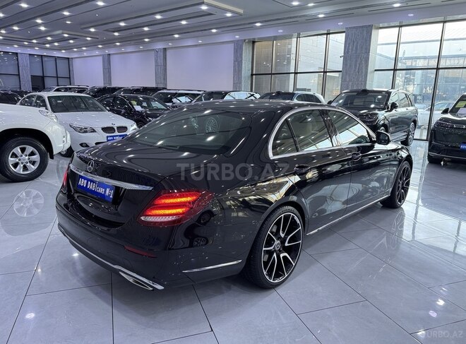 Mercedes E 200-4