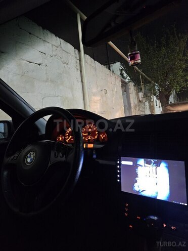 BMW 320-13