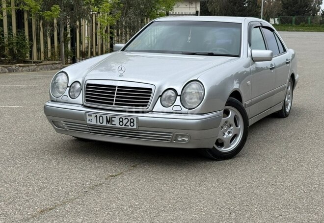 Mercedes E 280-1