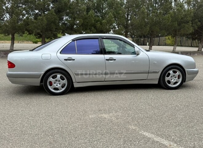 Mercedes E 280-2