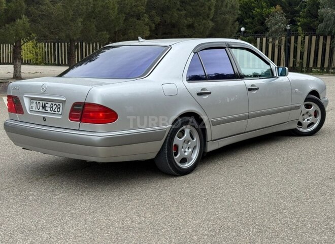 Mercedes E 280-12