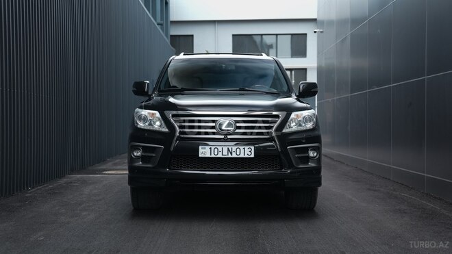 Lexus LX 570-1