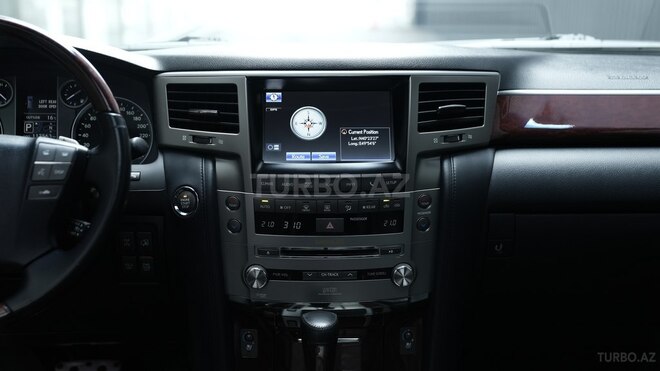 Lexus LX 570-13