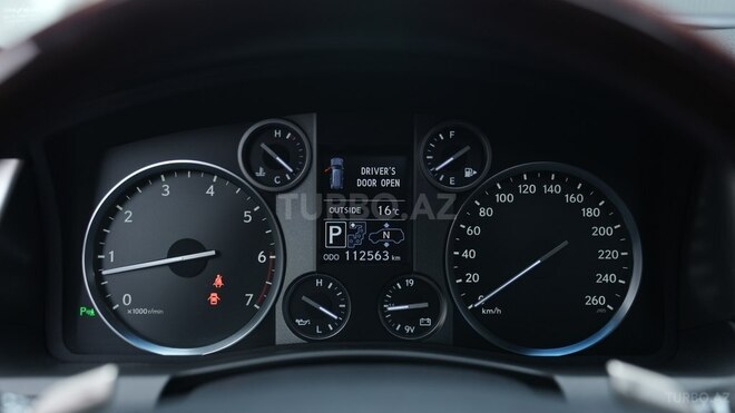Lexus LX 570-11