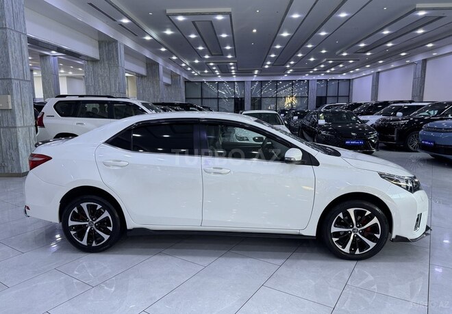 Toyota Corolla-4