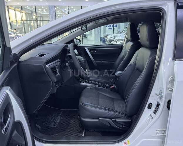 Toyota Corolla-11