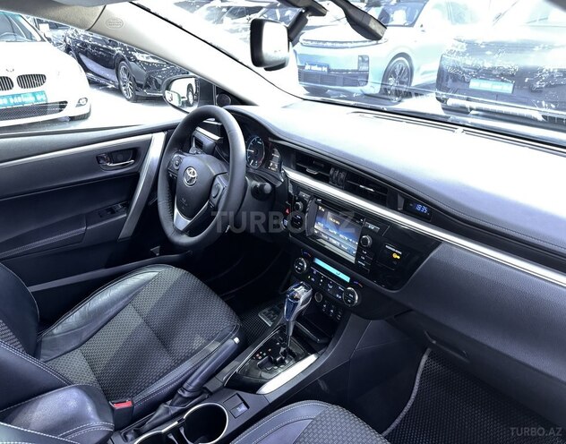 Toyota Corolla-10