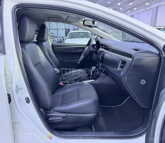 Toyota Corolla-12