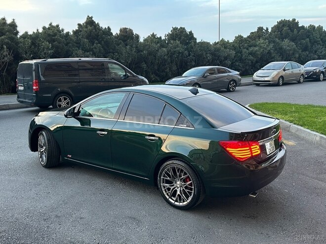 Chevrolet Cruze-12