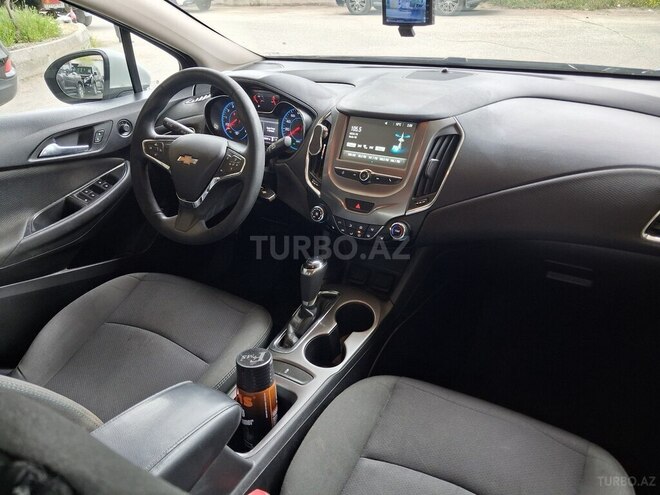 Chevrolet Cruze-10