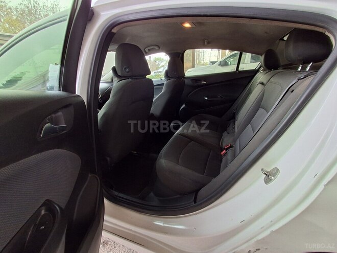 Chevrolet Cruze-9