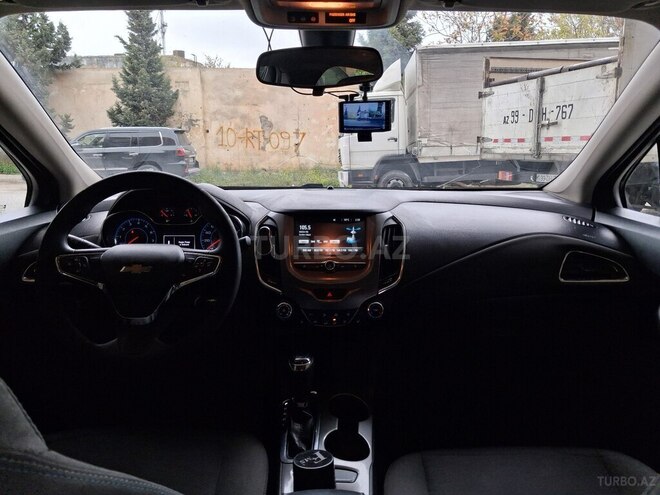Chevrolet Cruze-11
