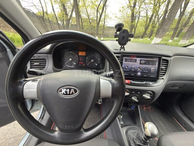 Kia Rio-4