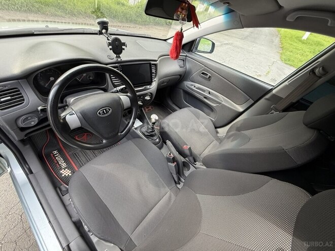 Kia Rio-5